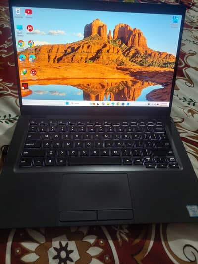 Dell lattitute 5300 core i5 8th 16Gb Ram 256ssd with fingerprint