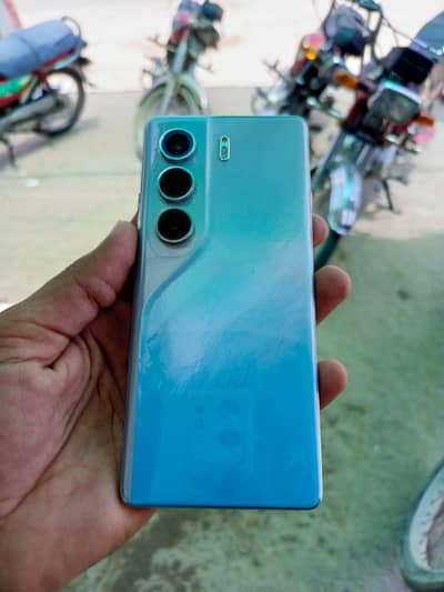 Tecno CAMON 40 Pro