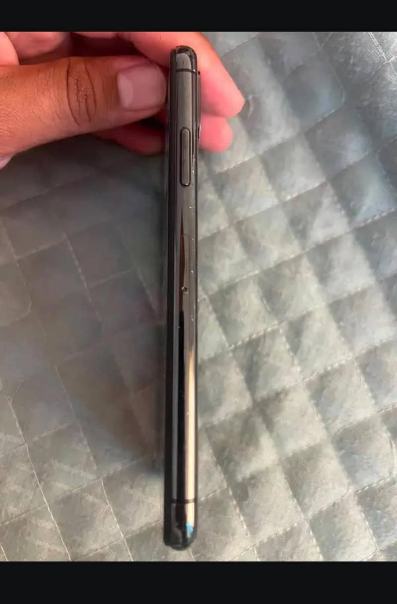 Apple iPhone X 5