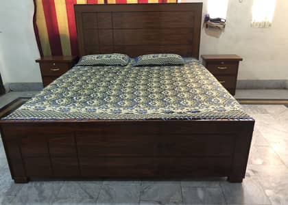 Brand New King Size Wooden Bed Set with 2 Side Tables