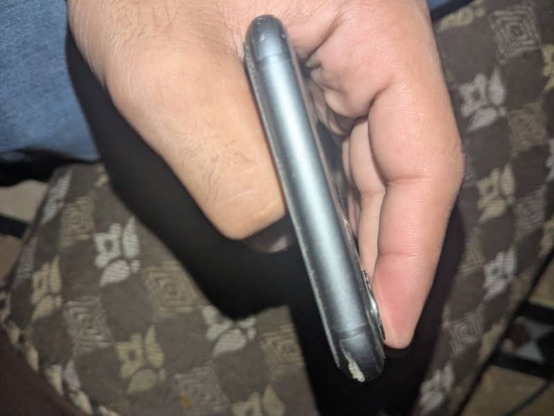 Apple iPhone 11 2