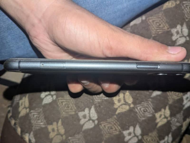 Apple iPhone 11 6