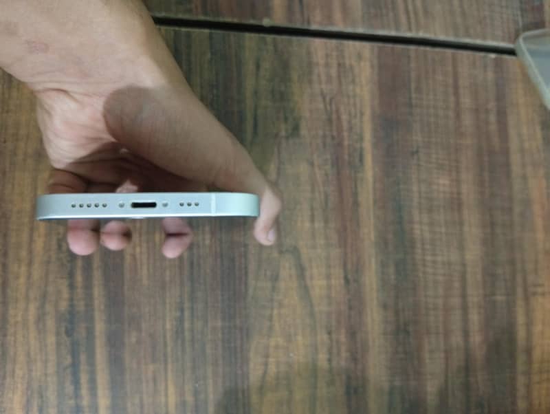 Apple iPhone 12 3