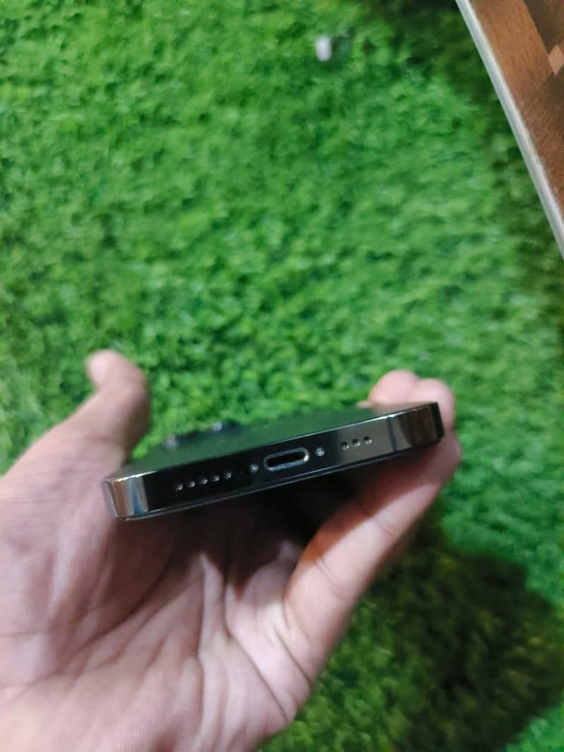 Apple iPhone 13 Pro 6
