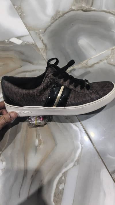 Michael kors (7), Madem (6),  Marco Tozzi (7)