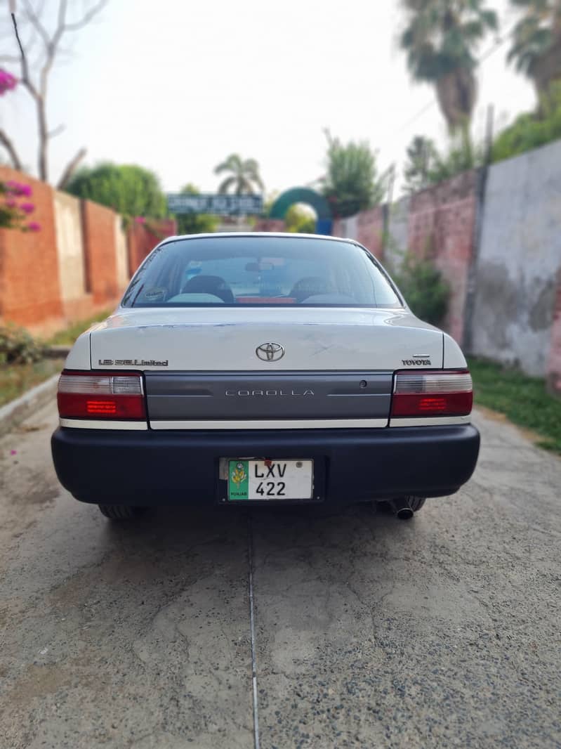Toyota Corolla 2000 Automatic 3