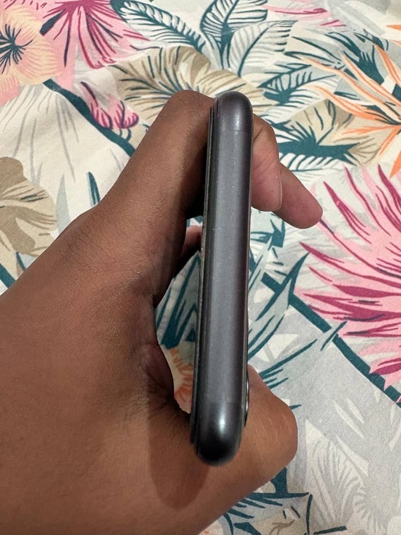 Apple iPhone 11 2