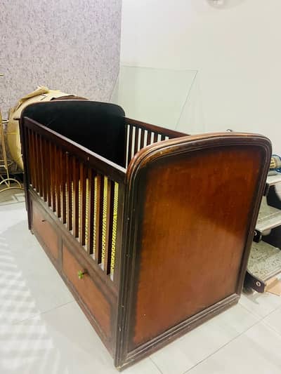 Original and pure wooden cot for baby's