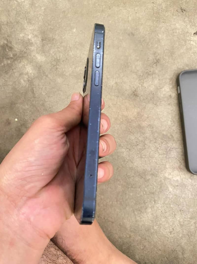 Apple iPhone 12 5