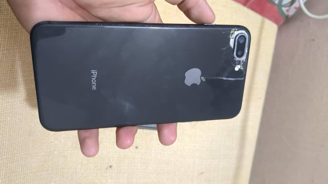 iphone 8+ 1