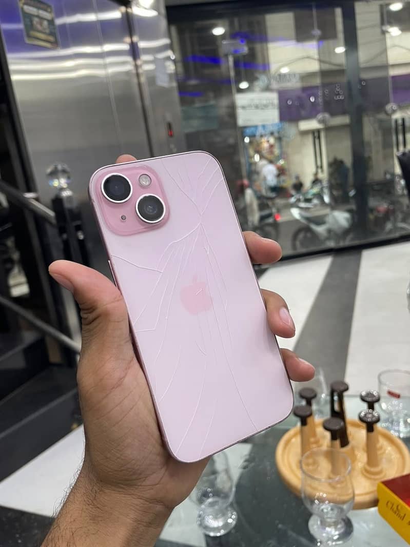 Apple iPhone 15 2