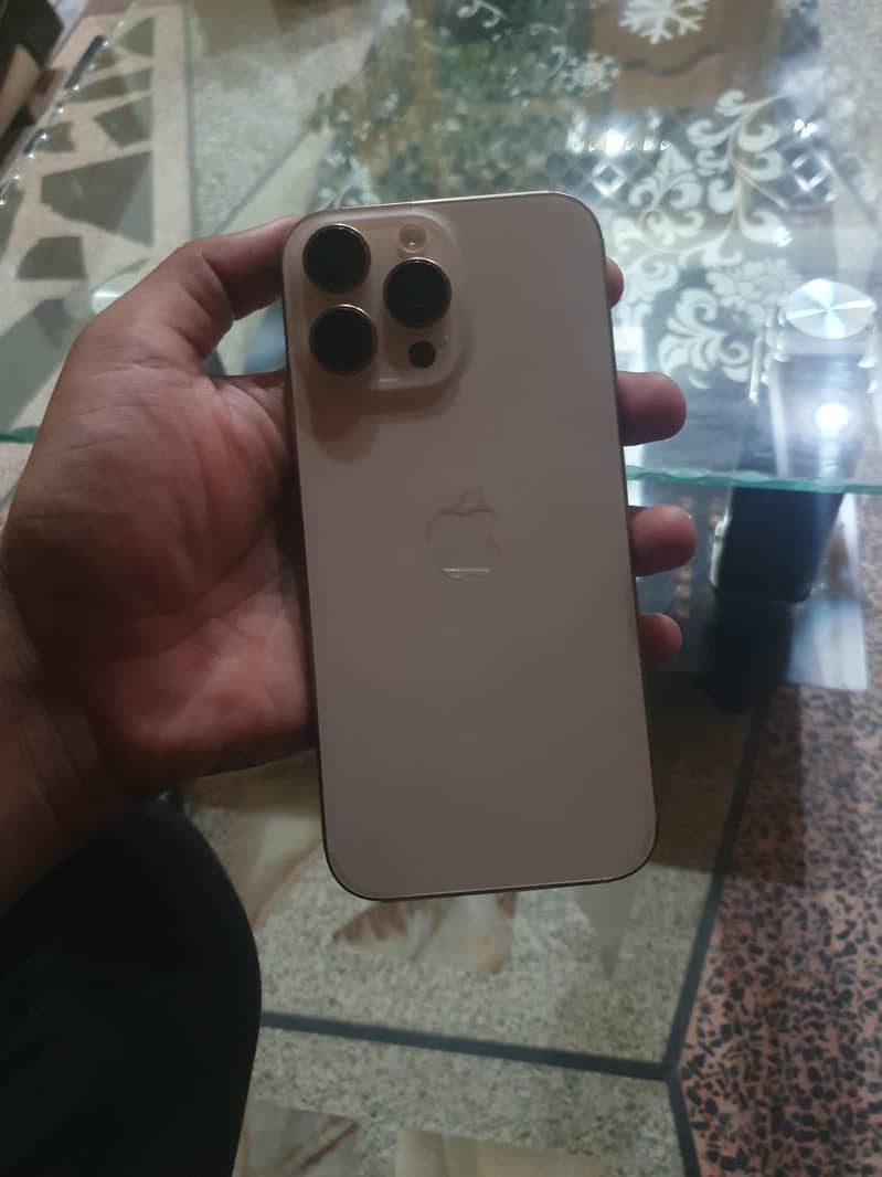 Apple iPhone 16 Pro Max 0