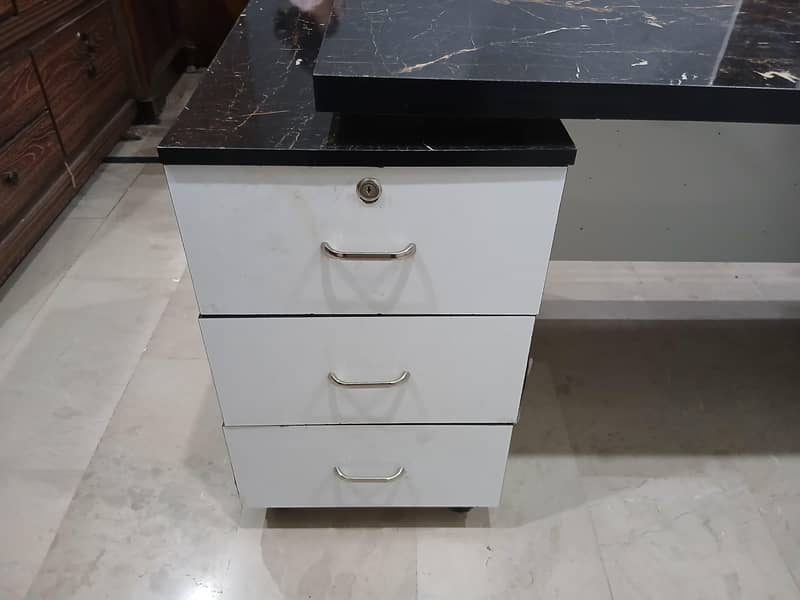 Office Table 4