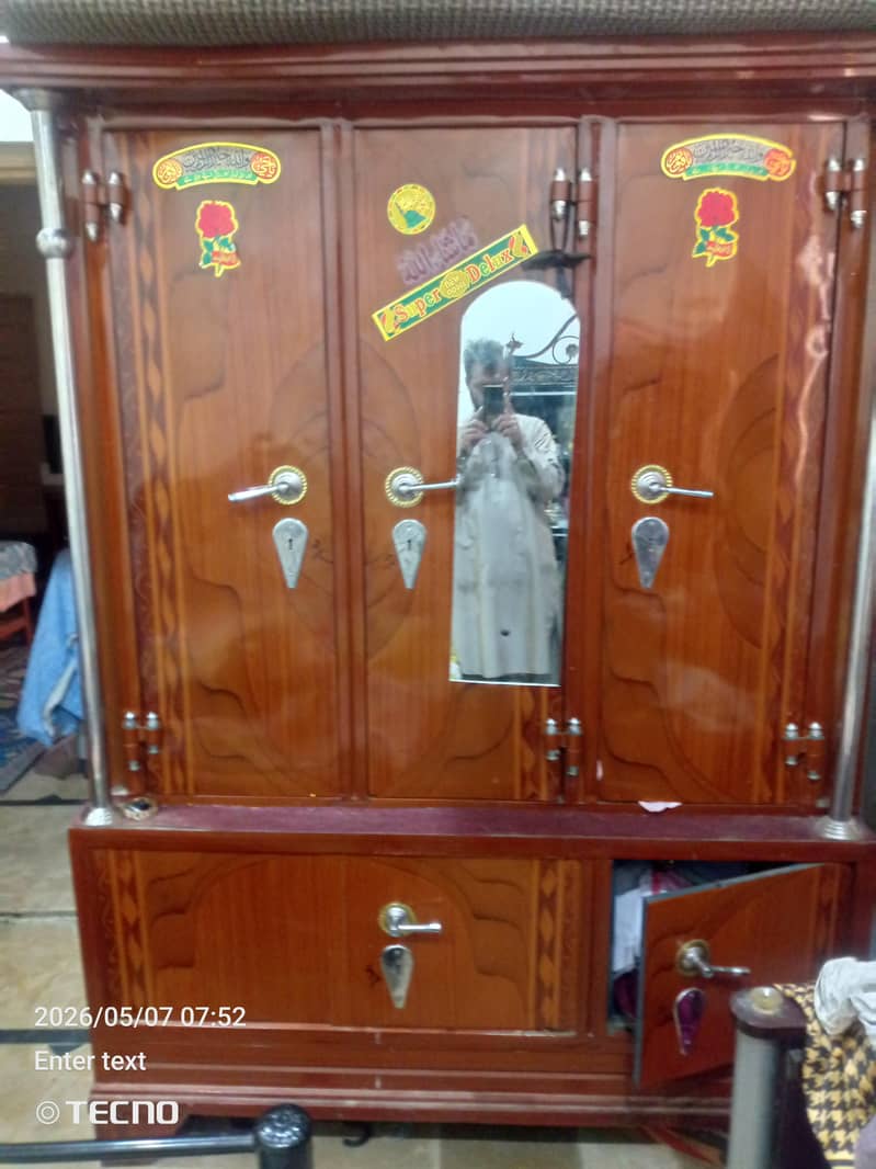 clothes Almari 1