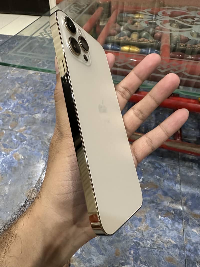 Iphone 12 pro max 3