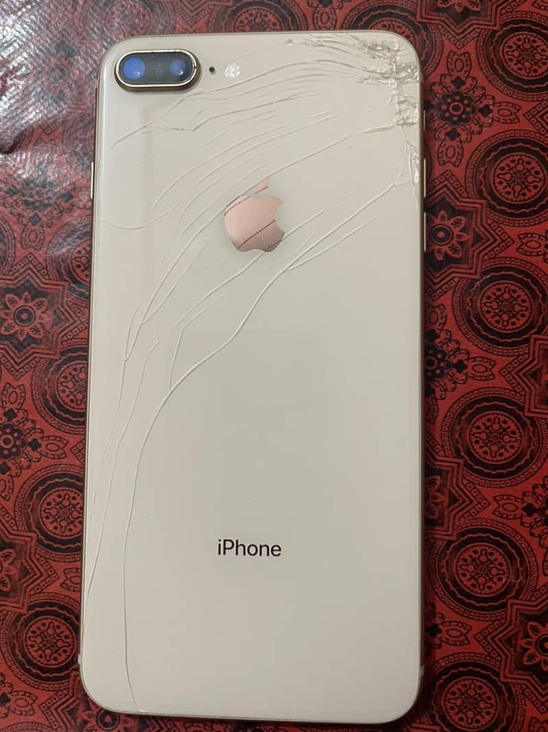 Apple iPhone 8 Plus 0