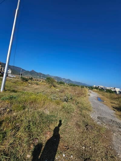 533 Square Yards Residential Plot For Sale In E-11