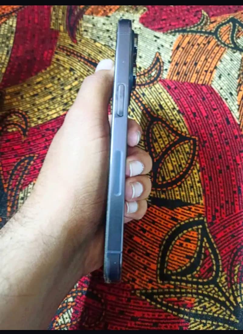 Apple iPhone 14 Pro 2