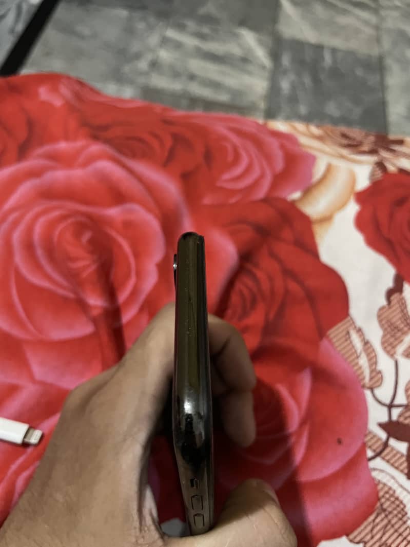 Apple iPhone X 3