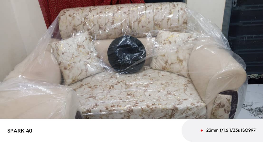 sofas plus tables 1