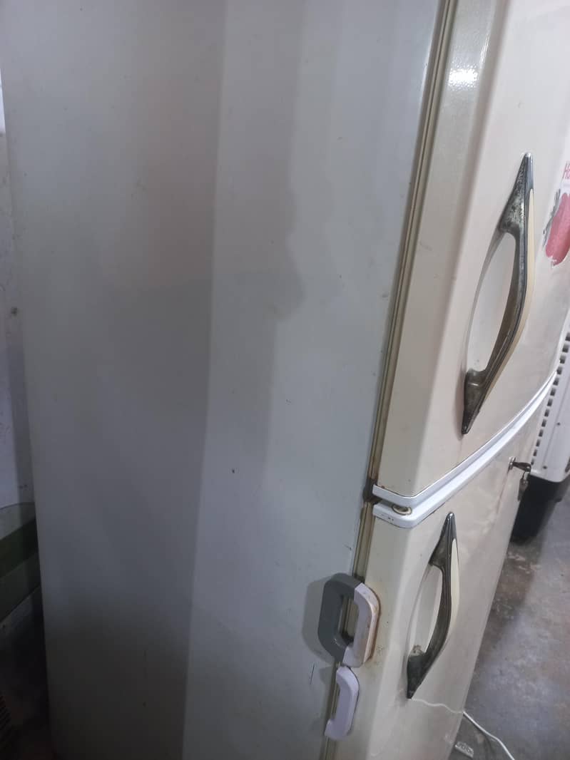 refrigerator 4