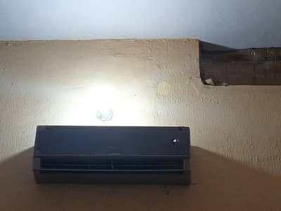 gree 1 ton ac non inverter 03214504388