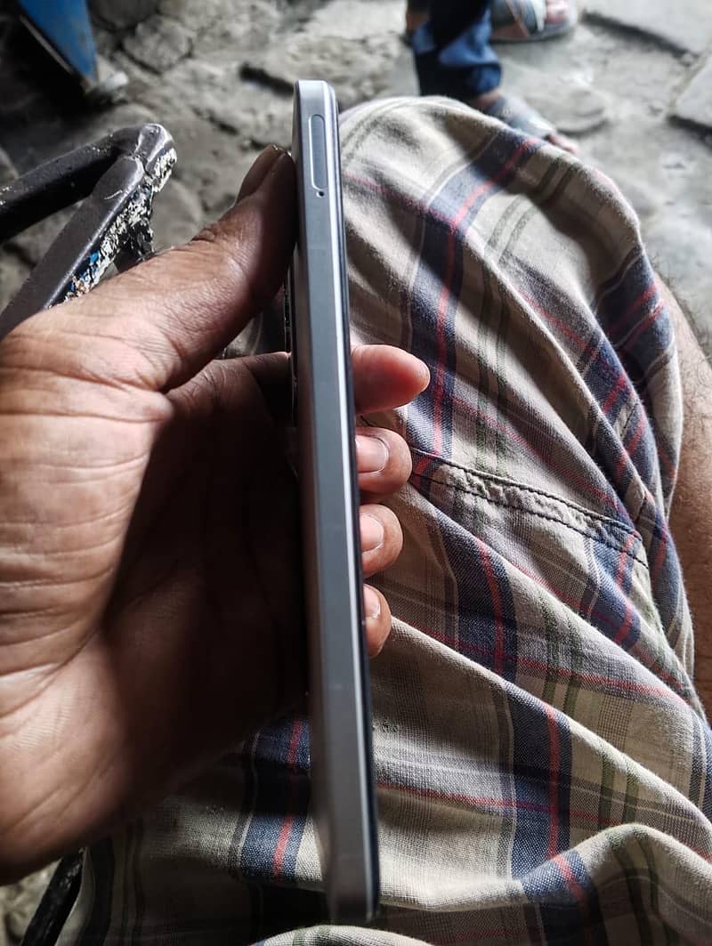 Realme C71 3