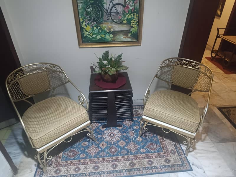 sofa sets and single sofain excellent condition.  DHA 2
