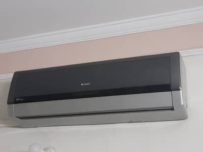 Gree 1.5 Ton Inverter AC for Sale