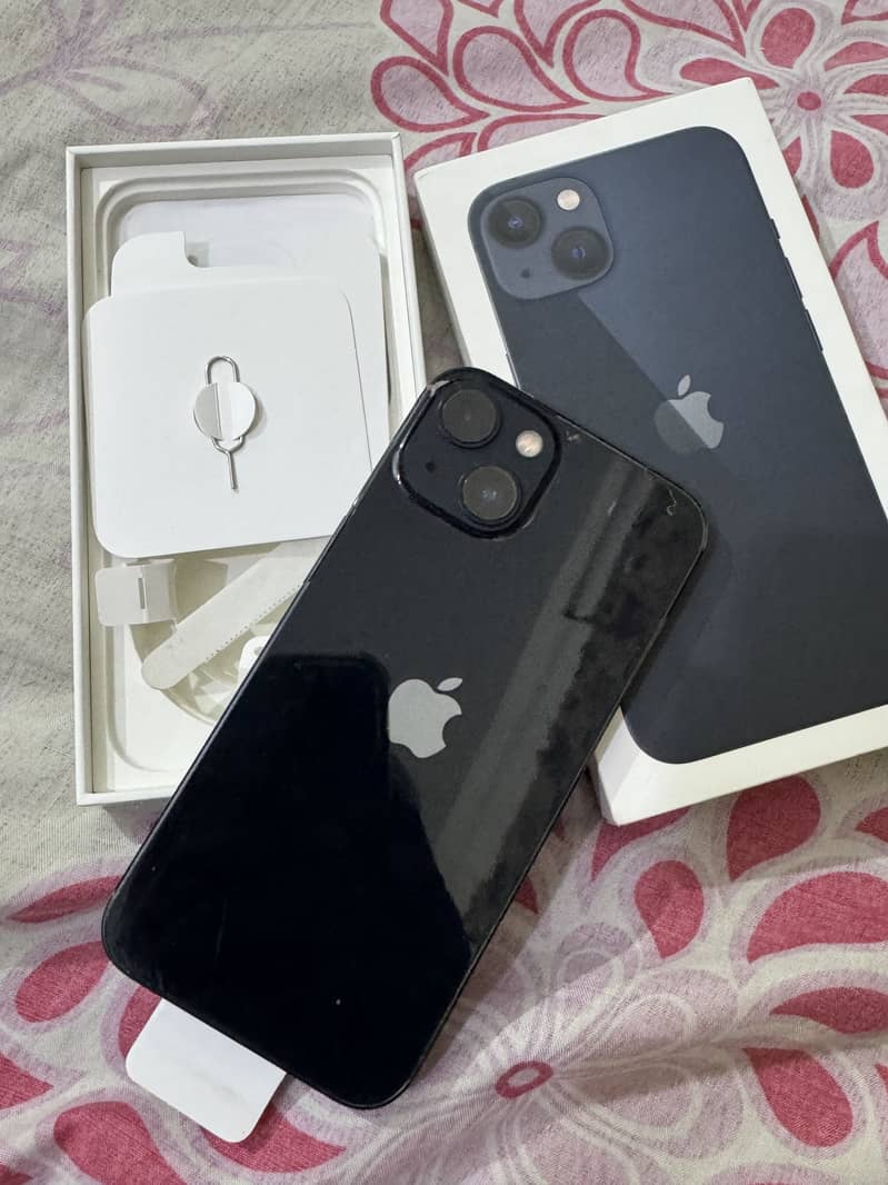 Apple iPhone 13 1