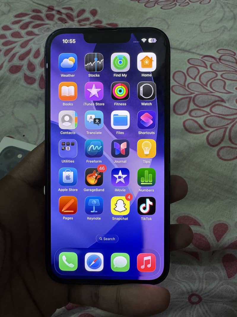 Apple iPhone 13 8