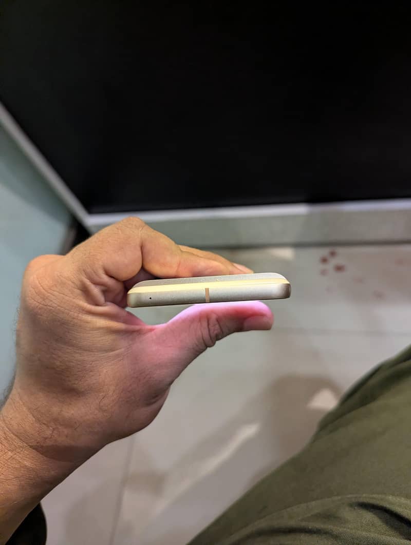 Google Pixel 7 4