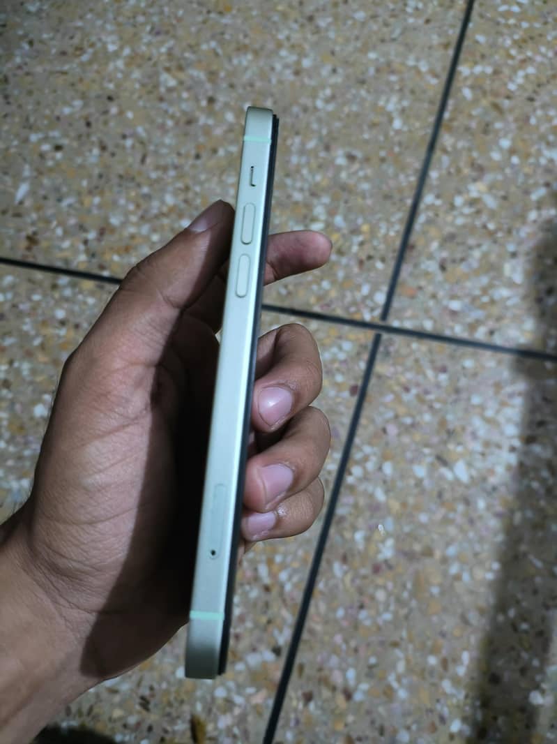 Apple iPhone 12 3