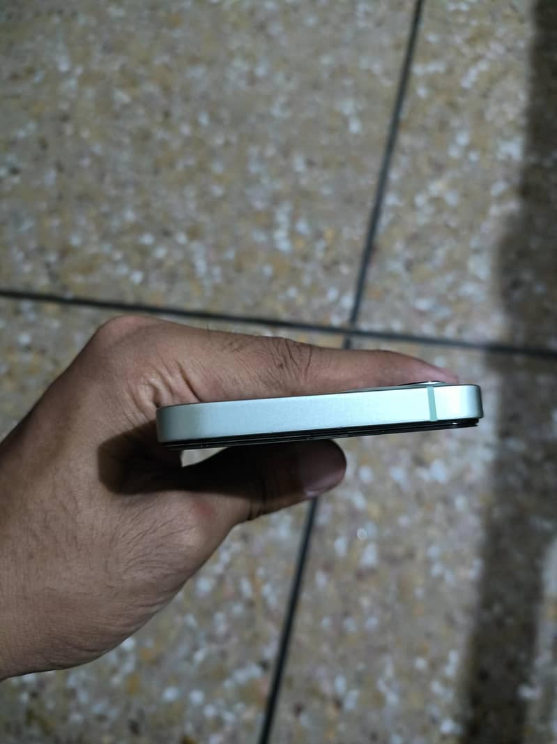 Apple iPhone 12 5