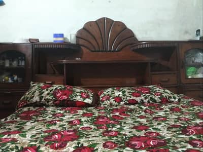 Double bed : Wooden