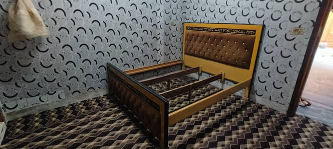 1 bed 2 said table 1 sengar meeaz URGENT URGENT SELL NOW FULL NEW HAY