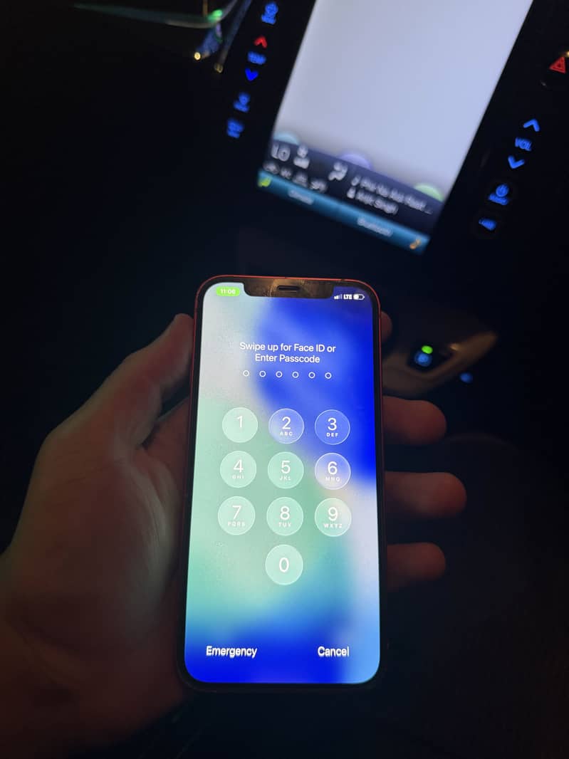 Apple iPhone 12 4