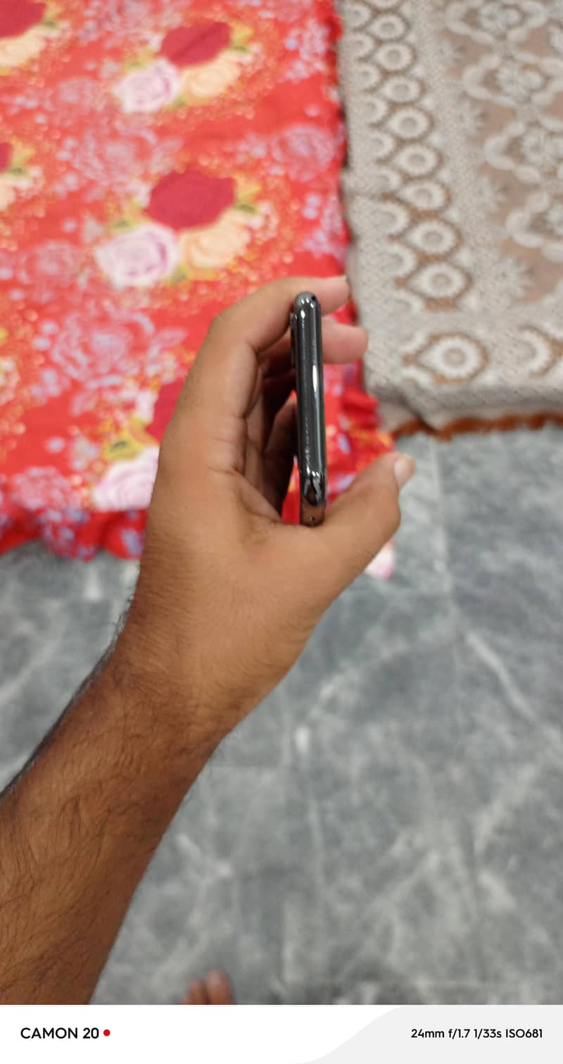iPhone X 6