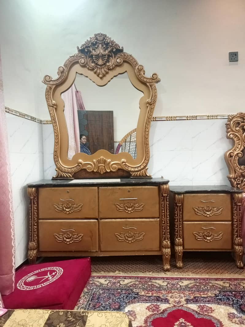 King Size Bed & Dressing Table 0