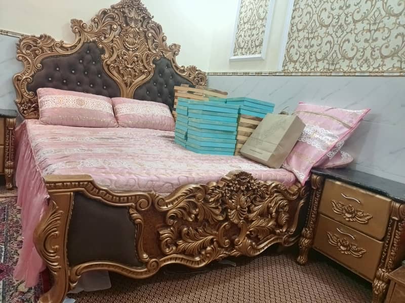 King Size Bed & Dressing Table 1