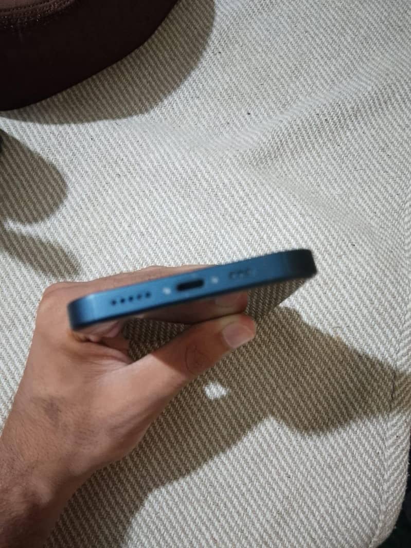 Apple iPhone 13 1