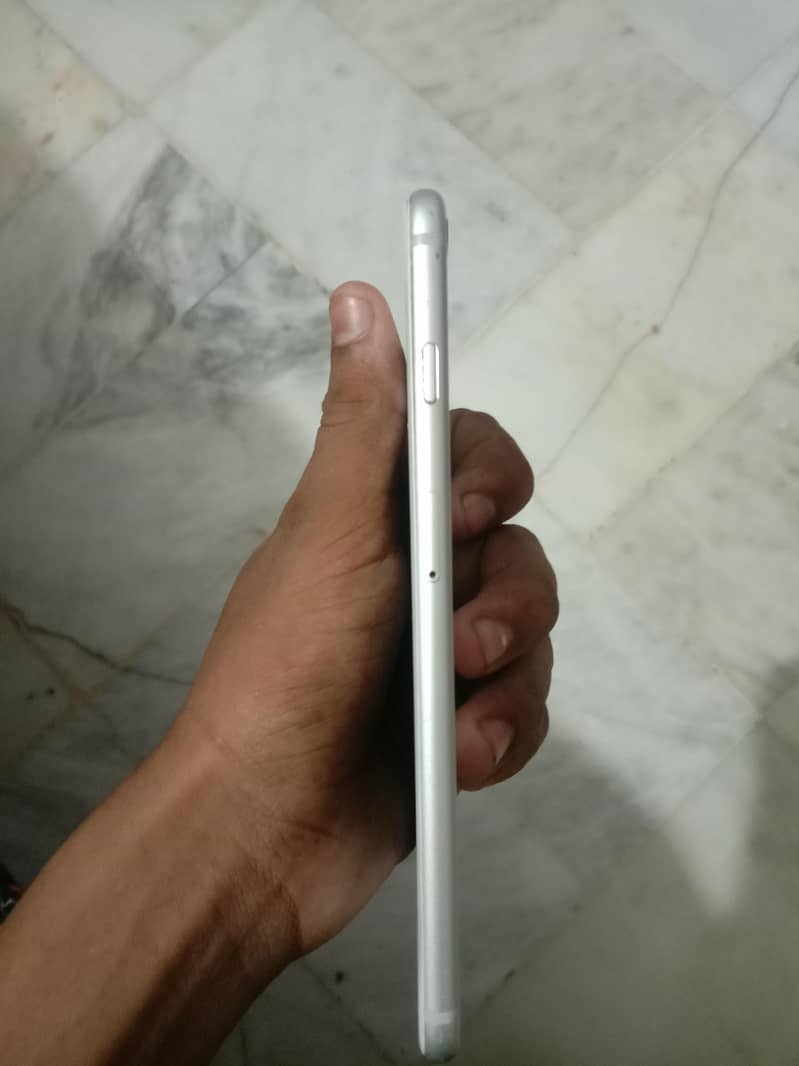 Apple iPhone 6 Plus 2
