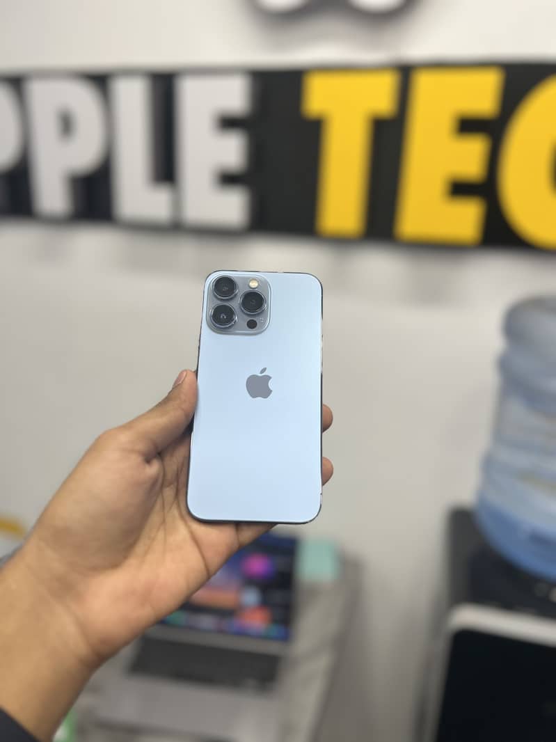 Apple iPhone 13 Pro 1