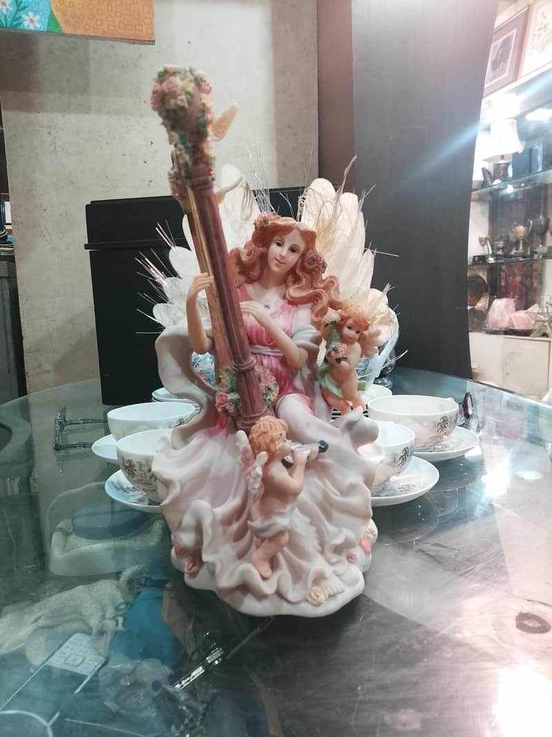 Showpieces. ( imported items ) 15