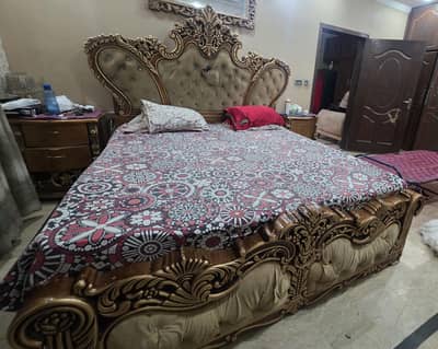 Bed set with dressing table