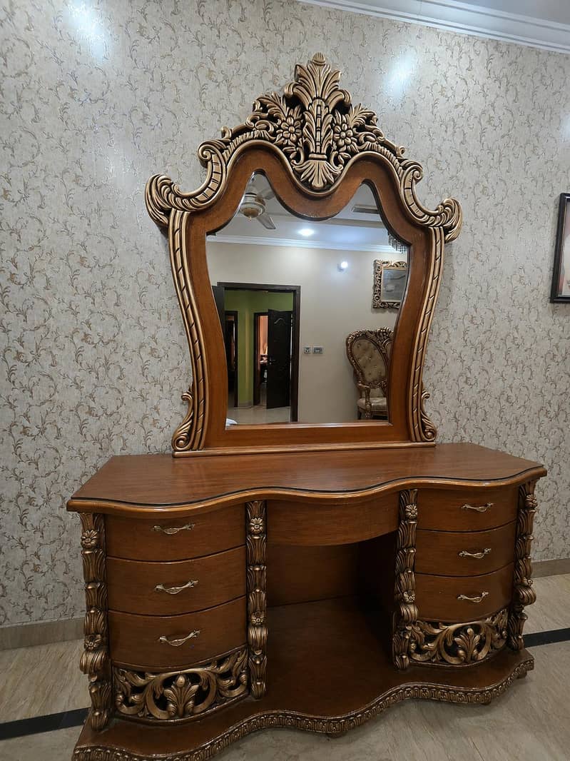 Bed set with dressing table 1