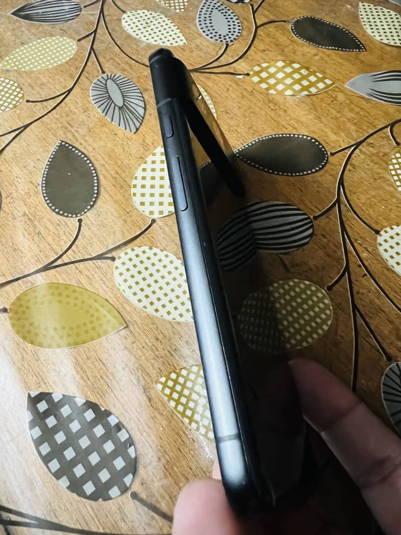 Google Pixel 8 4