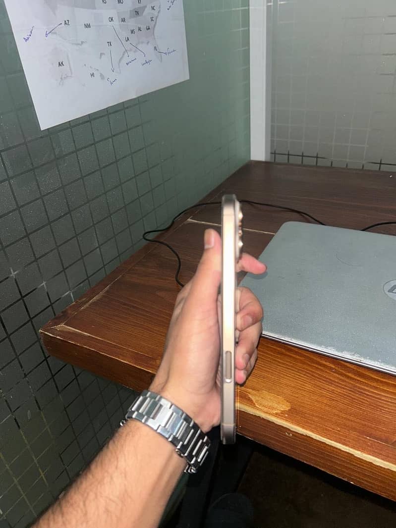 Iphone 16 pro max 2