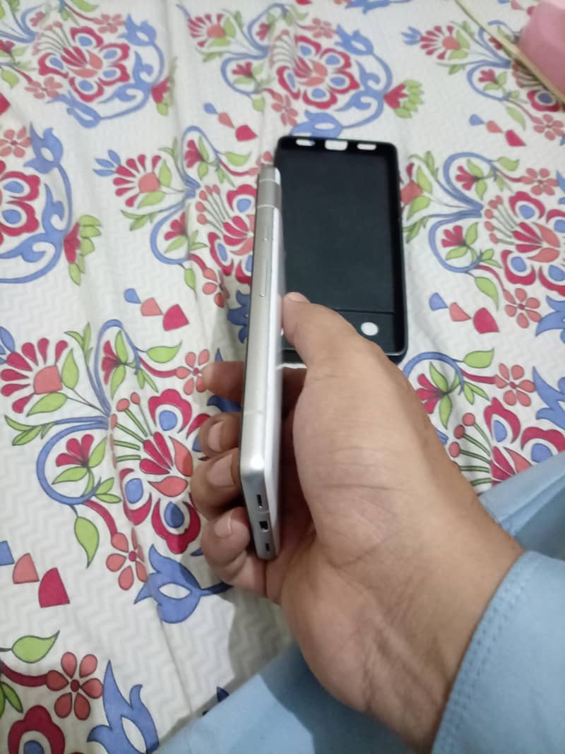 Google Pixel 7a 3