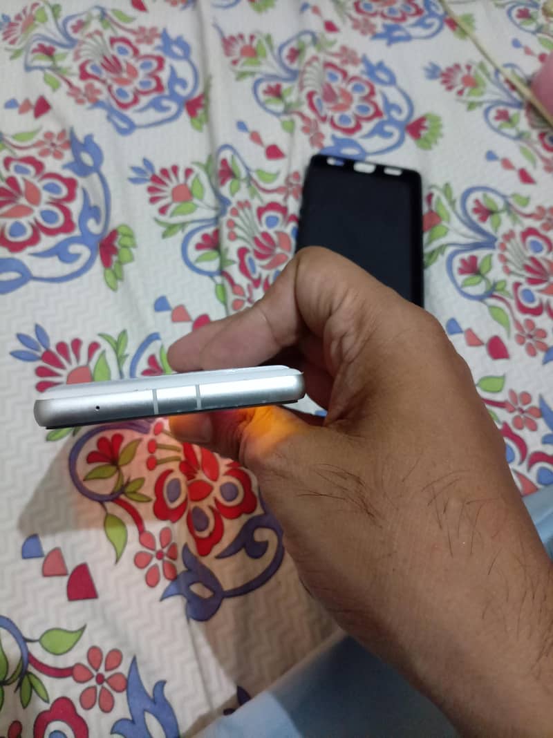 Google Pixel 7a 5